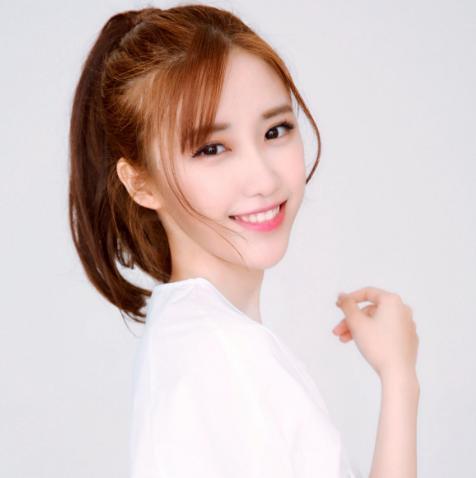 莲実个人资料,才华横溢的艺术家，跨越领域的璀璨之星