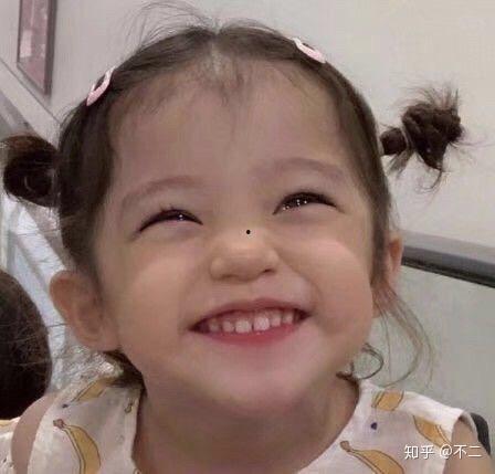 女萌娃搞怪表情包